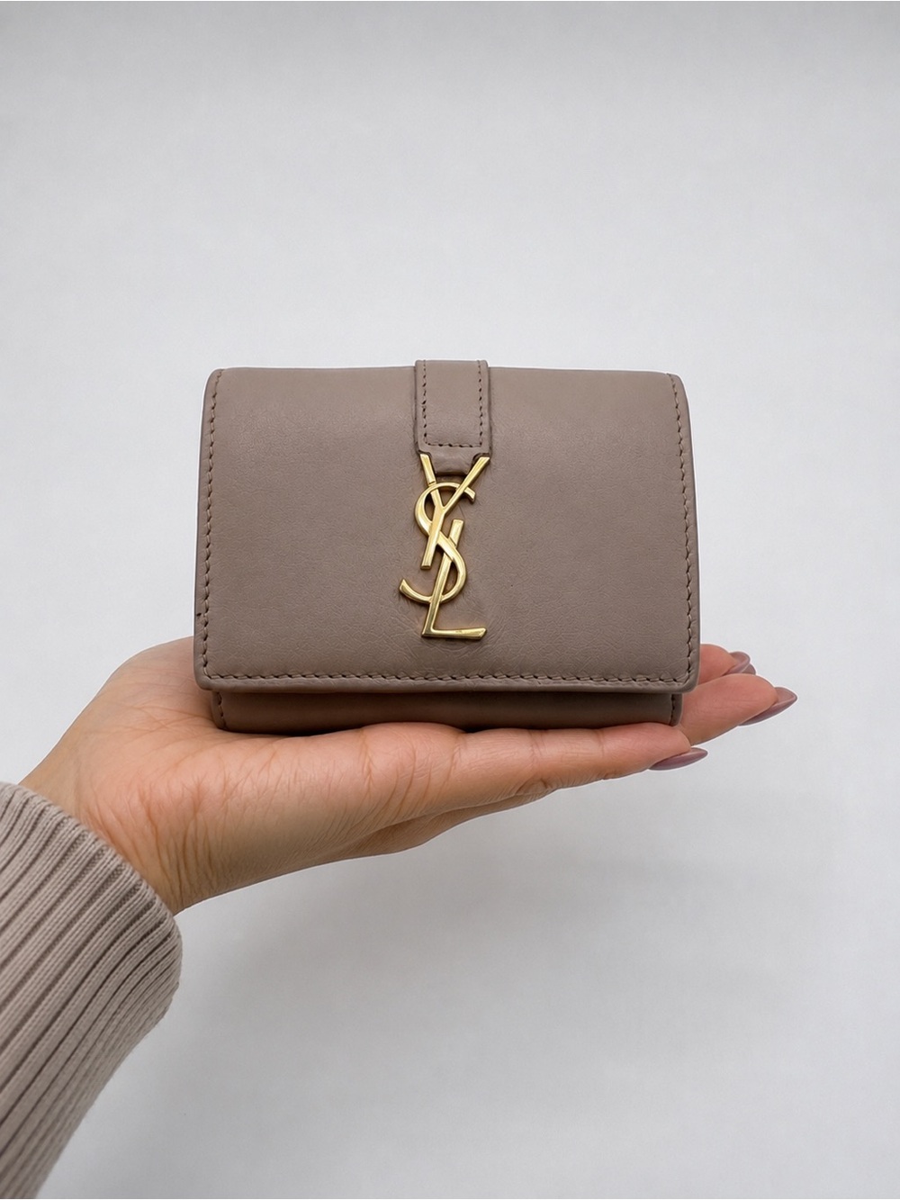 Saint Laurent l Trifold mini Wallet-Taupe Leather ✨